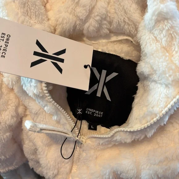 New Onepiece women’s puppy cable jumpsuit offwhite size large - Picture 6 of 6